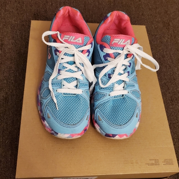 💙 Fila Sneakers. - Picture 3 of 6